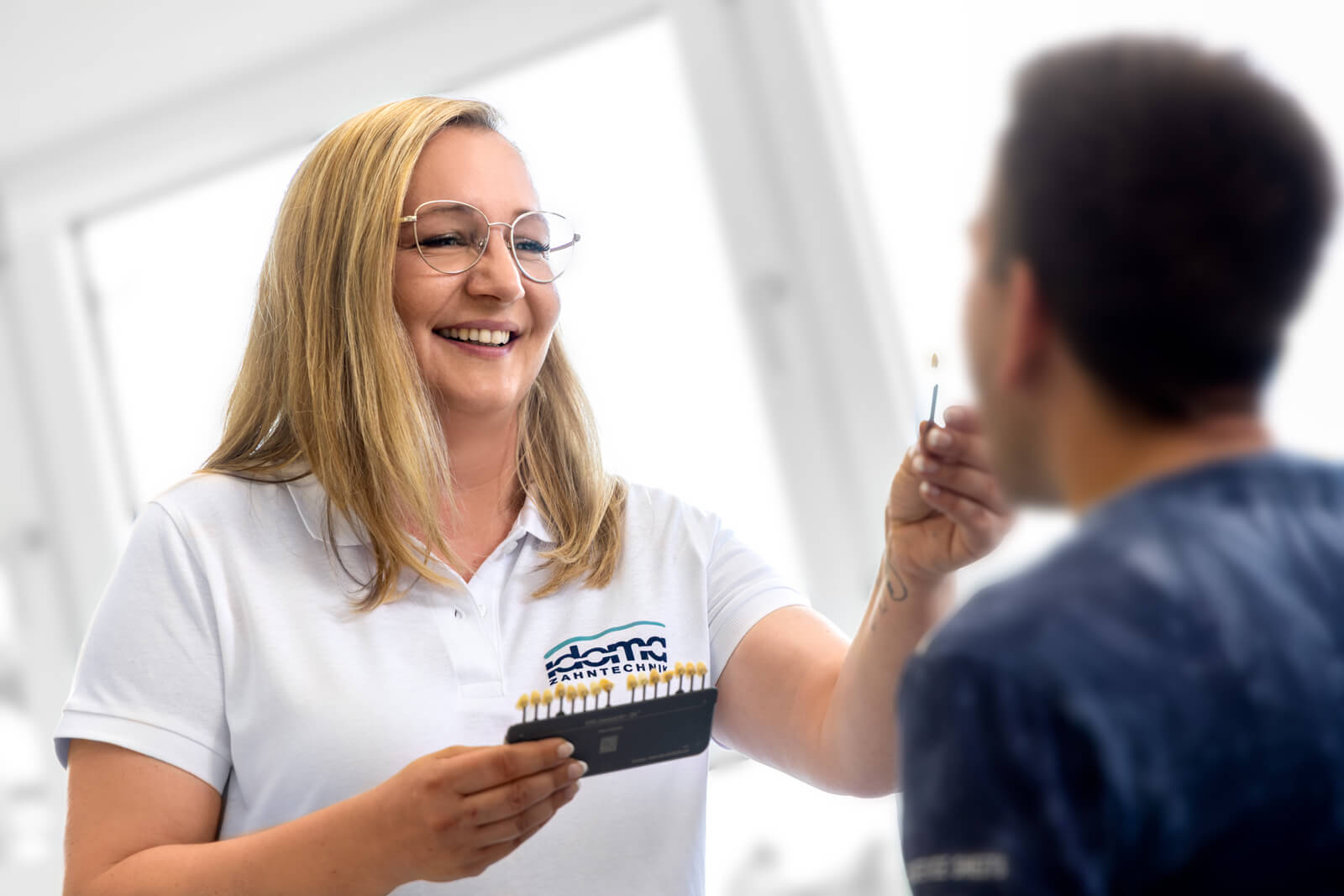 IDOMA Zahntechnik - Impressionen der Serviceleistung: Zanntechnische Informationsgesprรคche und Begleitung IDOMA Zahntechnik - Impressionen der Serviceleistung: Zanntechnische Informationsgesprรคche und Begleitung