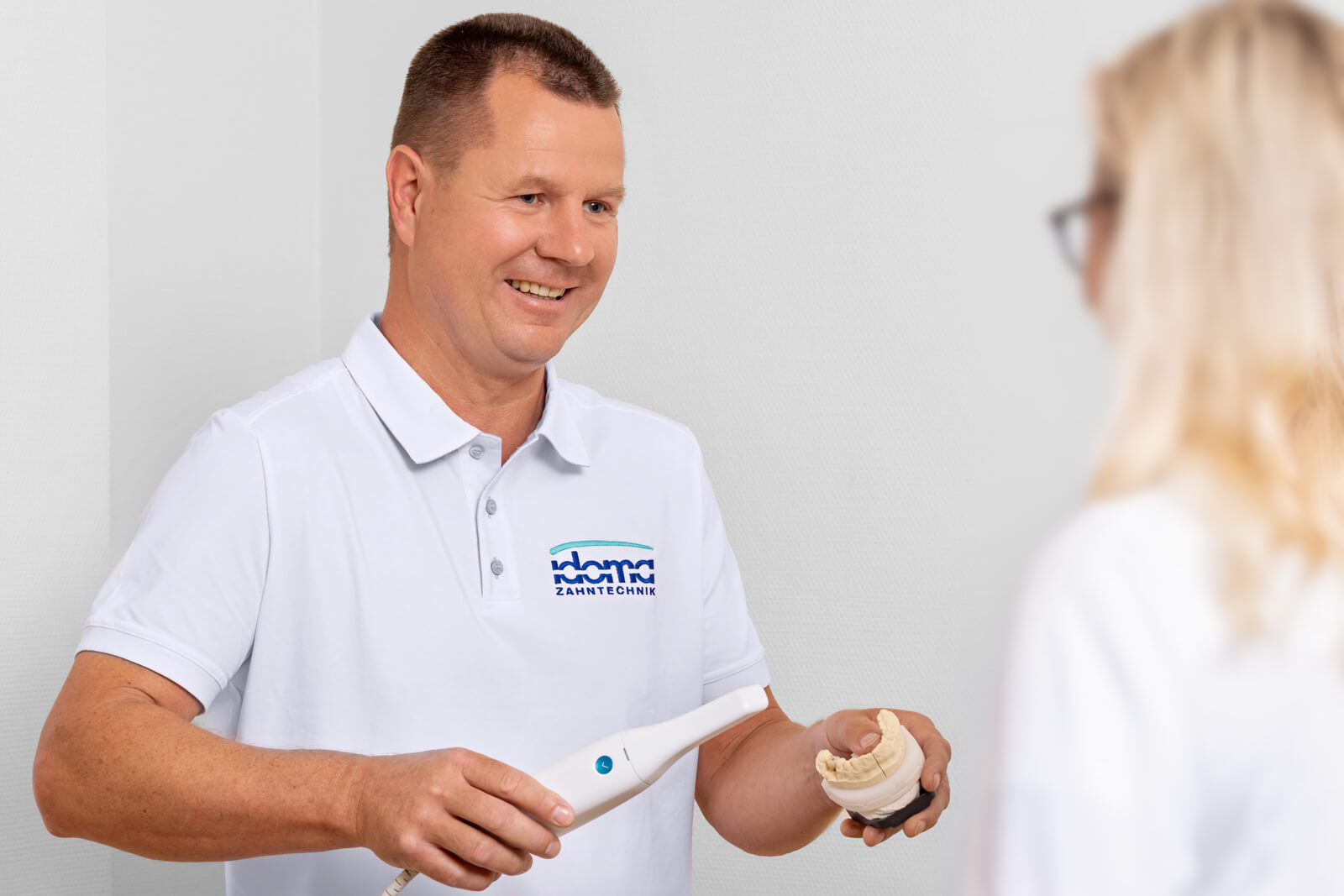 IDOMA Zahntechnik - Impressionen der Serviceleistung: Informationen zu Intraoralscannen und digitalen Praxiskonzepten IDOMA Zahntechnik - Impressionen der Serviceleistung: Informationen zu Intraoralscannen und digitalen Praxiskonzepten